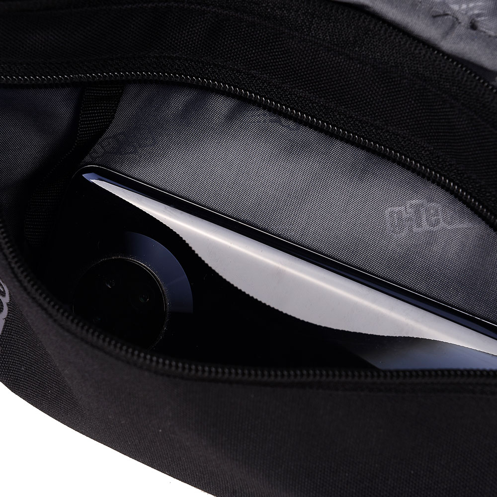 BOLSO DE CINTURA SAMUEL NEGRA