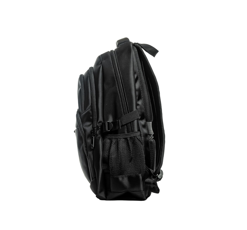 MOCHILA DE ESPALDA NEGRA 19"