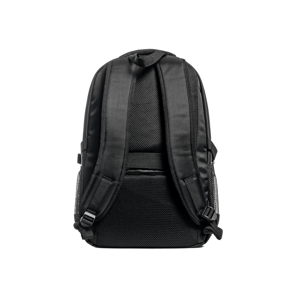 MOCHILA DE ESPALDA NEGRA 19"