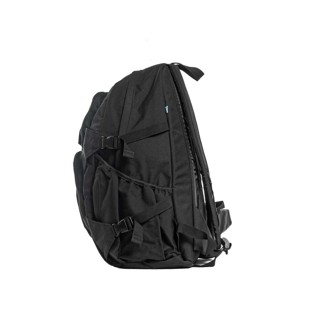 MOCHILA DE ESPALDA NEGRA 20"